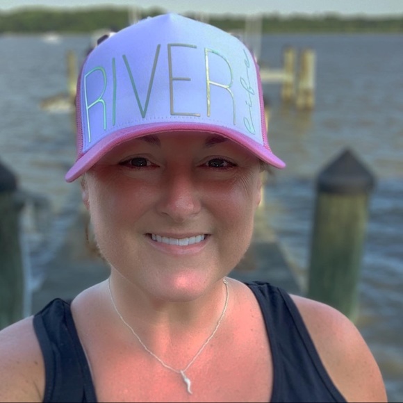 Welcome to my Closet! Thanks for stopping by. - Picture 15 of 17